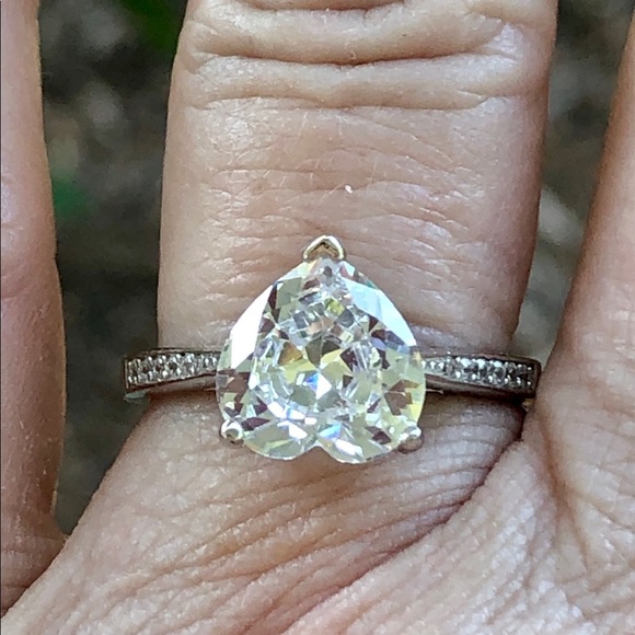 🚨50% off! 4ct 5A 925 Sterling Stunning Heart Ring! GORGEOUS RING! - Picture 12 of 16